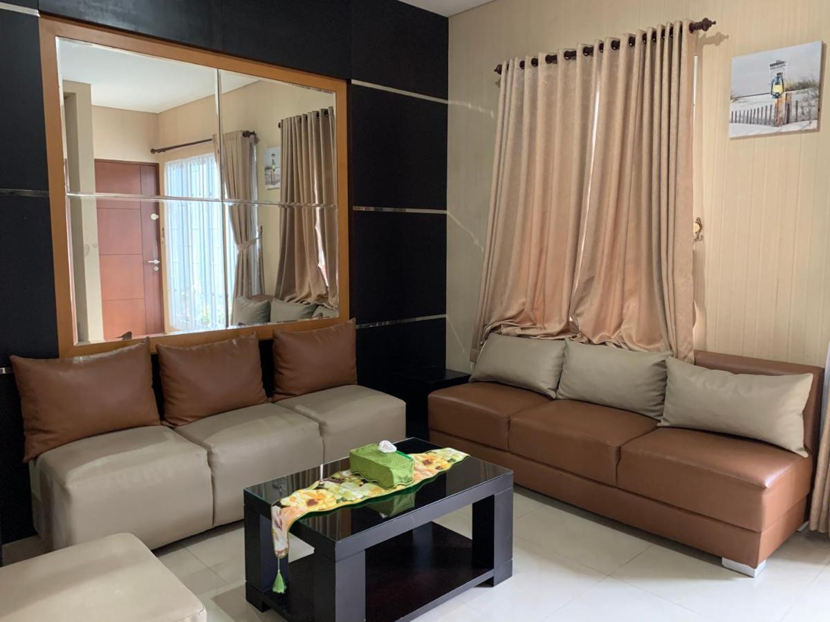 Platinum Setramurni Guest House Bandung 3Br Екстериор снимка