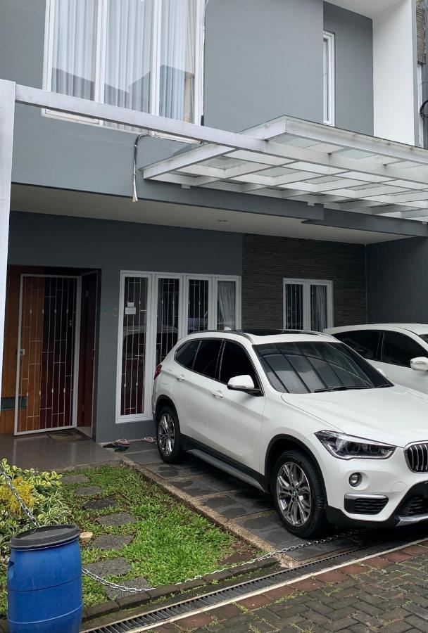 Platinum Setramurni Guest House Bandung 3Br Екстериор снимка
